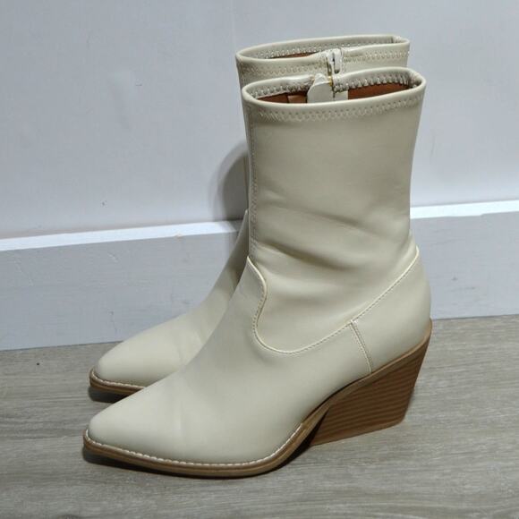 Universal Thread Woman's Aubree White Heeled Boots Size 5 - Picture 3 of 10